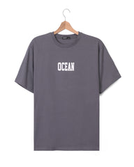تي شيرت رجالي – تصميم بسيط وعصري بطبعة "OCEAN"